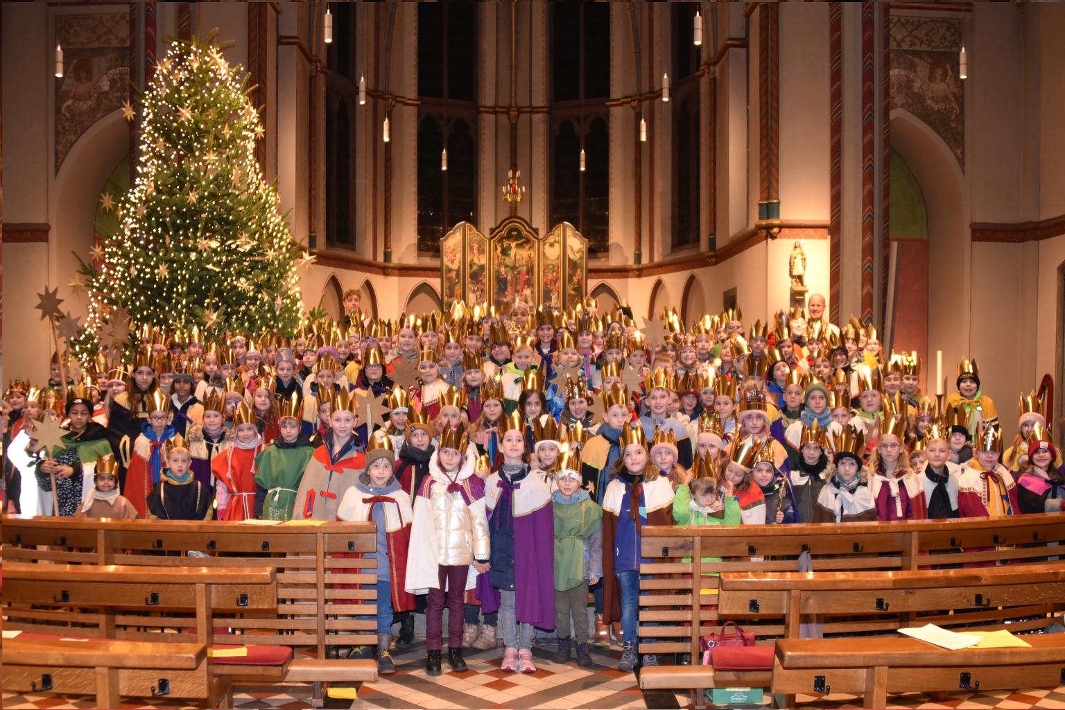 Sternsinger Gruppenbild 2025 (c) Ewald Kreus