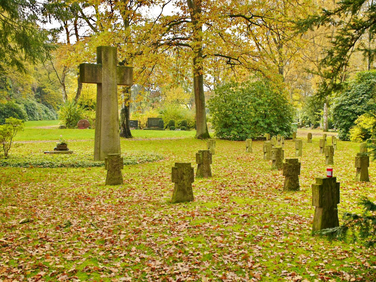 Kriegsgräber auf dem Friedhof Brand (c) Ewald Kreus