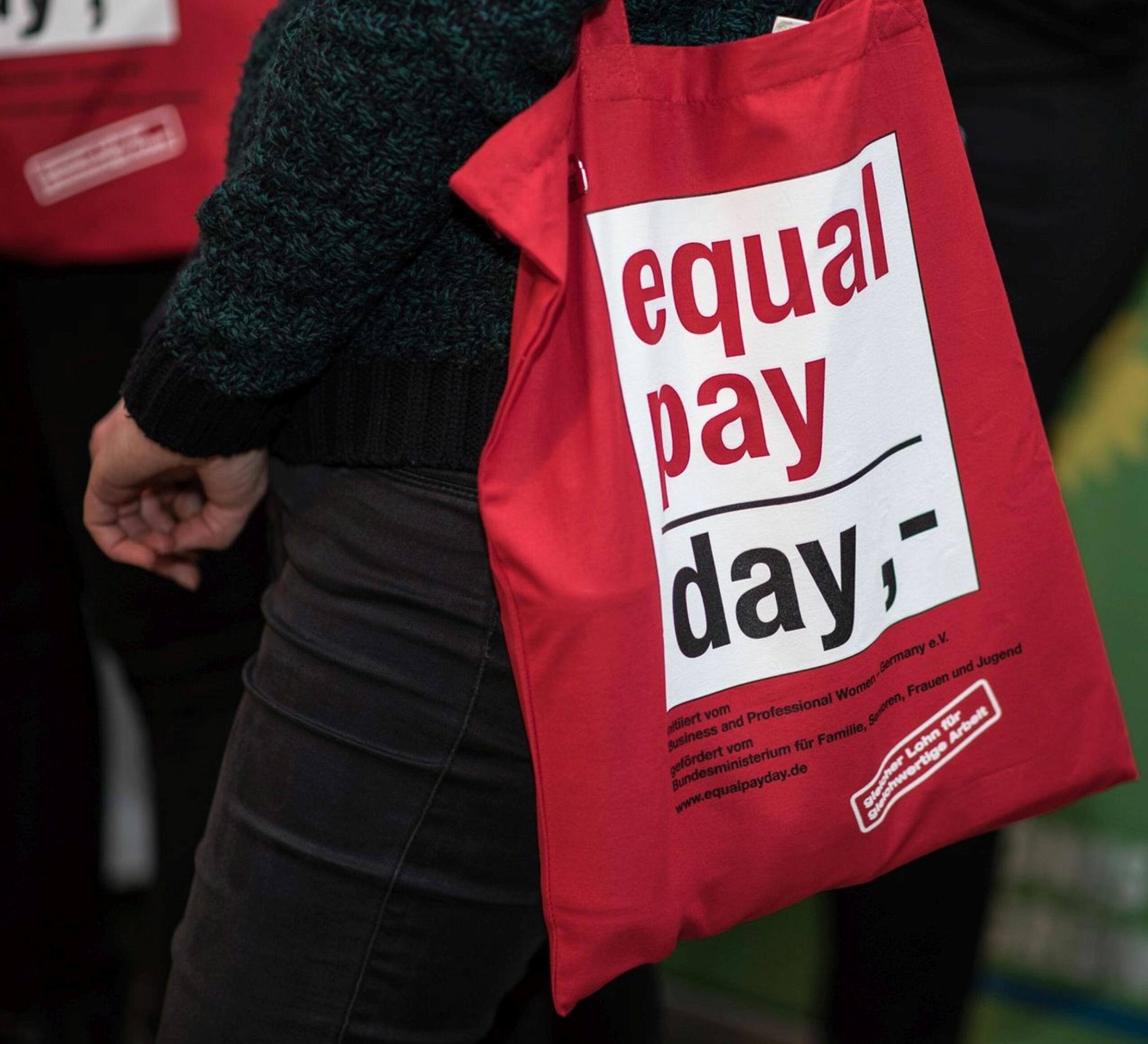 Equal Pay Day Tasche (c) BPW Germany e.V.